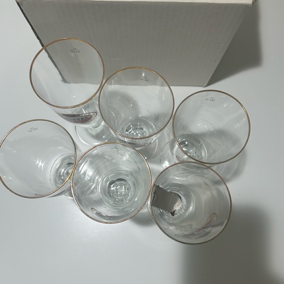 Brand New in Box Lot of 6–Amstel Light Stemmed Gold Trim Beer Glass 33CL - Picture 2 of 7